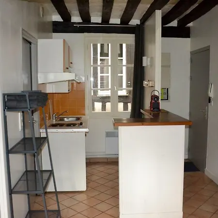 Studio Hypercentre, Au Calme Et Rue Pietonne -3- רואן